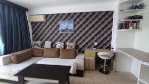 Dom-El Real Apartments in Sea View Complex