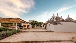 TRULLO SANTA PAZIENZA 6&3, Emma Villas