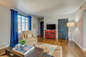 2BR apt by Vandy-Walk to Dinning -208