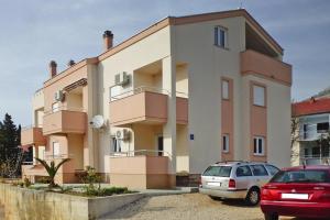 Apartment in Starigrad Paklenica, only 200 m from the sea