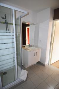 Appartements Jardin - a 50m de la plage - Wifi - Parking : photos des chambres