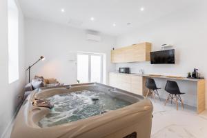 Appartements Loft Love room Jacuzzi Privatif Marseille : photos des chambres