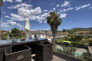 Galant Appartement en bord de mer avec terrasse