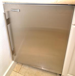 Palm Beach Paradise Walk to Beach Pool WiFi 86" TV WiFi