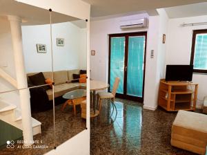 OHRID LOFT : The Den