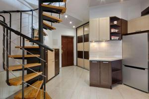 Golden ApartmentsDB11
