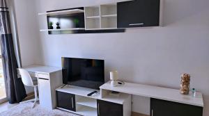 Cozy apartment overlooking Esteponas marina!