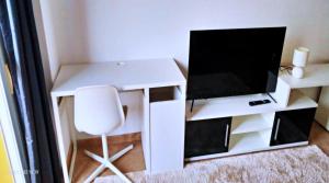 Cozy apartment overlooking Esteponas marina!