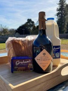 Cosy Country Modern Studio with Patio Space.