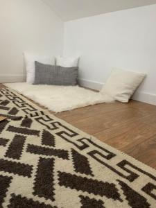 Noahs Attic - Apartment Hotel in Korce