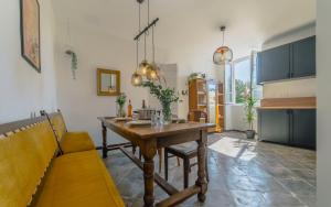 Appartements Lily, Agreable T2 pour 4 pers calme et jardin coeur de Village : photos des chambres