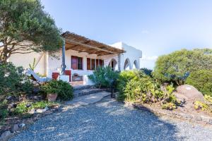 su mari su entu Isola di SantAntioco villa con accesso diretto al mare