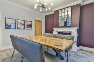 Luxury Spacious Pad with Games Room - Walkly