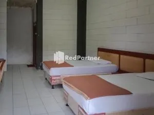 Kampung Resort Pertiwi RedPartner - Tagalbato
