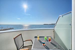 Quadruple Room with Sea View room in Sunset Split Rooms