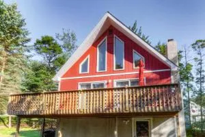 Beautiful Chalet with Hot Tub & Sauna in Poconos - Pocono Summit