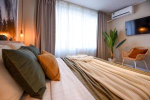 TROPICAL FEEL - 2BR Apartment at Sala Palatului