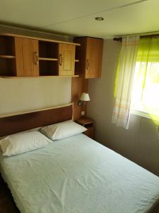 Maisons de vacances Camping Au Clos de Beaulieu : photos des chambres