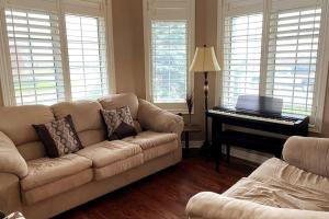 Aurora Executive Upscale Residence Three Bedrooms Three and Half Bathrooms