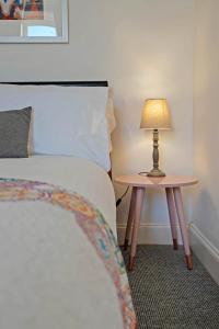 Cozy with Character Logie Green Central Main Door Flat