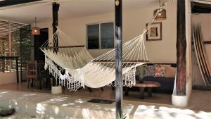 Colibri Apartments - Private kitchen & bathroom - 4 min walk to the Beach!