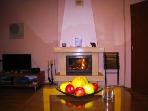 Solar nest with fireplace and panoramic view 700m from skilift and centrum