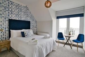 Double Room with Balcony and Sea View room in Beaches Guest House