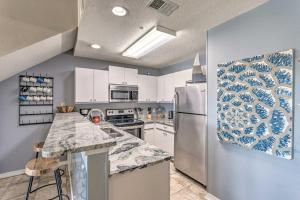 Well-Appointed Family Condo on Miramar Beach!