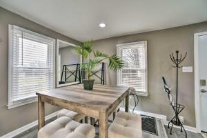 Completely Renovated Escape about 1 Mile to Downtown!