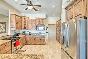 Luxe Retreat with Lake Havasu View and Pool!