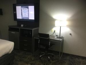 King Room room in Muskogee Inn and Suites