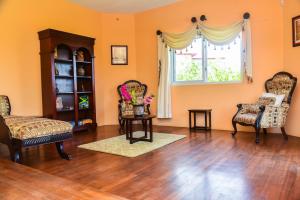 RunAway to Tranquility, overlooking the Bay