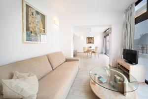 OASIS BAY - Cliffs, Beach, Town center