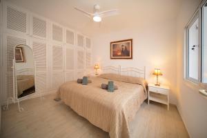 OASIS BAY - Cliffs, Beach, Town center