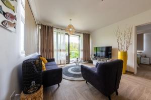 373 Wolmar Cosy and Modern Apartment- 200 metres from the Beach and Supermarkets and just next to Domaine de wolmar with views of deers and green natural park