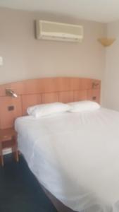 Hotels Kyriad Mulhouse Est - Lutterbach : photos des chambres