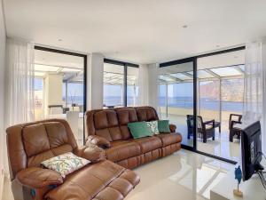 Paradise View by LovelyStay