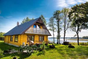 Saullēkti ozolos pie Ežezera