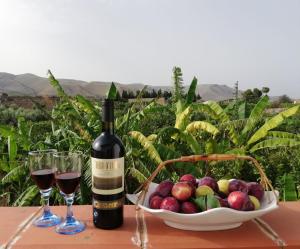 The Great Garden with pool, parking & wifi