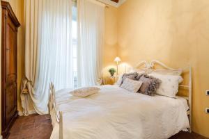 Casa Daniela, BEYOND THE EXTRAORDINARY Romantic Quiet Spacious Apartment Next to Guinigi Tower