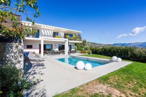 Villas Villa Les Sources VI4245 By Riviera Holiday Homes : photos des chambres