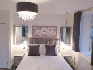 The Mews, Character cottage in The South Hams, Stunning walks on the doorstep, a 20 minute drive to the beautiful sandy beaches, Quiet courtyard setting with free off road parking! - Modbury