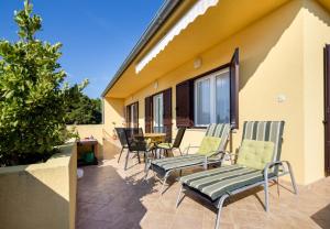 Apartment Draga with Sea View, Terrace & Parking