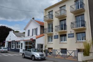 Hotels Logis Le Petit Trianon : photos des chambres