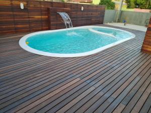 Siri Mariscal Bombinhas C Piscina