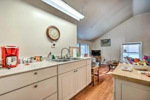 Dog Heaven Clarendon Studio about 15 Mi to Skiing