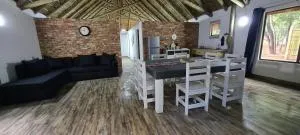 FLY FISHING PARADISE ON THE VAAL - Lindequesdrift