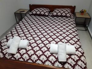 PARIS par trains, AREA, Studios avec salle de bain et kitchenette Privées, OU, chambres avec salles bain et cuisines communes