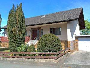 Vast Holiday Home on edge of Sauerland with Infrared Sauna