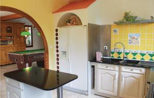 Maisons de vacances Nice Home In St Tugdual With 3 Bedrooms, Wifi And Swimming Pool : photos des chambres